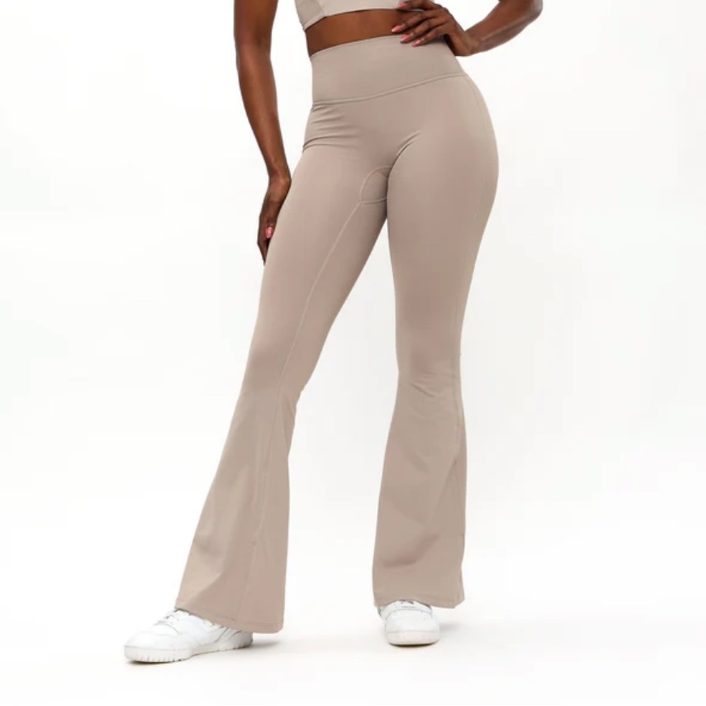 BuffBunny Colorado Fleece Flare Leggings
